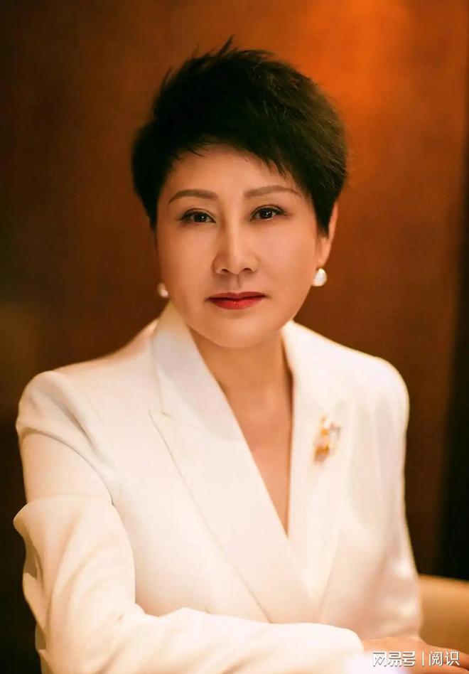 爱游戏体育ayx-九三阅兵暴露张凯丽的“